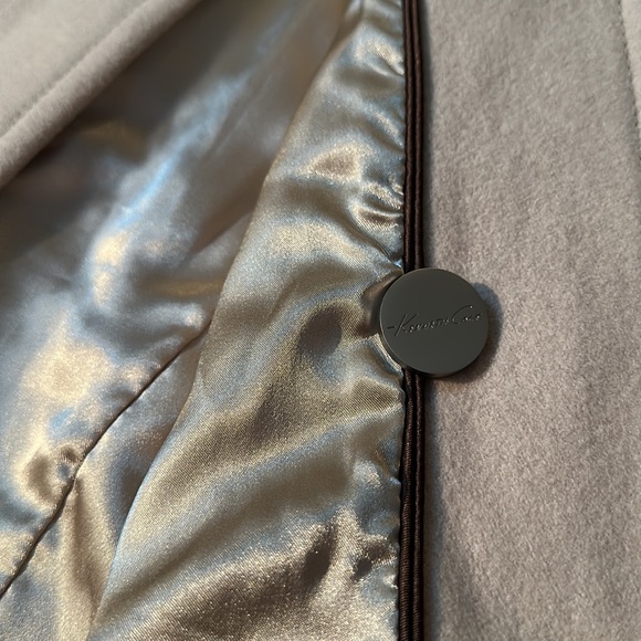 ❄️ Kenneth Cole Tan Coat 60% Wool - with branded buttons Size 8P - Picture 14 of 15